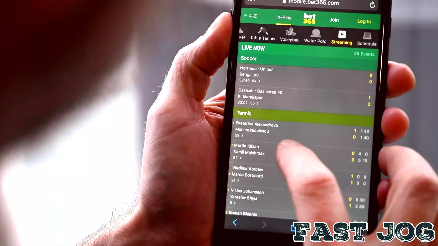 Online Sports Bettors 15 Times More Likely To Miss Bill Payments Than In-Person Gamblers, Report Says