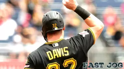 2-RBI days from Henry Davis, Brandon Lowe lead the Pirates to a series win against the Mariners