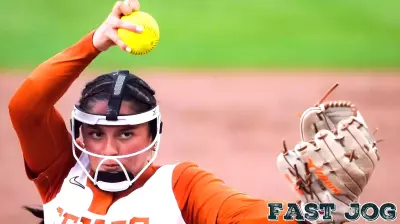 Hannah Wells delivers big 2-run single, Texas knocks off Tennessee 5-2