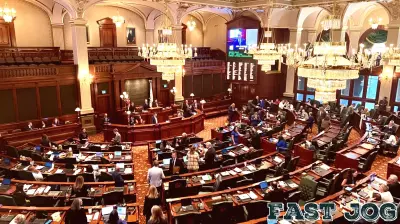 Illinois Democrats Propose New Funding Measures Amid Budget Deadline