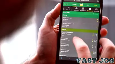 Online Sports Bettors 15 Times More Likely To Miss Bill Payments Than In-Person Gamblers, Report Says
