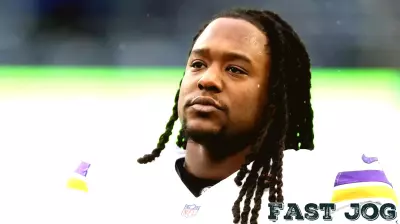 Seahawks Officially Welcome Back Cornerback Shaquill Griffin